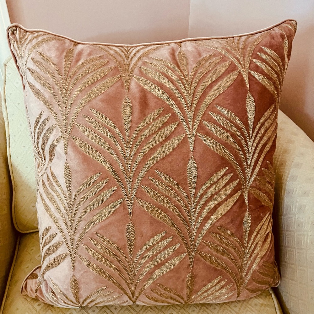 Harlow Regal Velour Pink and gold pillow